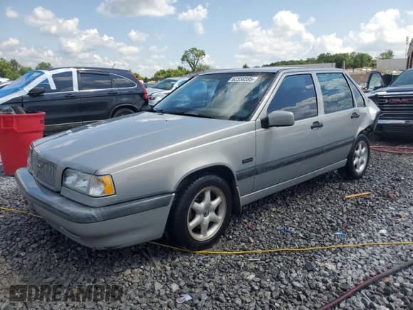 ✅ 1997 Volvo 850 GT • VIN: YV1LS5554V2405888 • Lot: 62558595. Wystawiony na Copart z przebiegiem 163 521 mil. Bezpłatny archiwum sprzedaży aukcyjnych z USA i szczegółowy raport historii pojazdu na DreamBid. Zdjęcie 1.