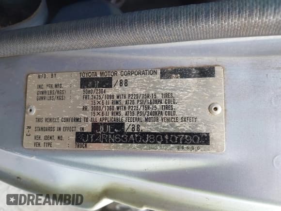 ✅ 1988 Toyota Pickup • VIN: JT4RN63A0J8010790 • Lot: 40550154. Wystawiony na IAAI z przebiegiem 373 072 mil. Bezpłatny archiwum sprzedaży aukcyjnych z USA i szczegółowy raport historii pojazdu na DreamBid. Zdjęcie 9.