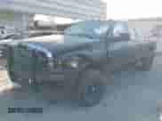 2005 Dodge 3500 SLT z VIN 3D7LS38C95G706190, wystawiony jako IAAI lot #40597269 z przebiegiem 264 260 mil mil oraz . Historia ofert i sprzedaży dostępna na DreamBid. Obrazek 17.