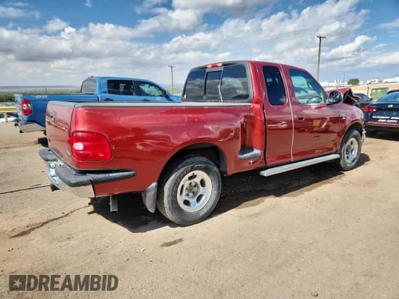 ✅ 2000 Ford F-150 XL • VIN: 1FTRX07L7YKA25495 • Lot: 84915535. Wystawiony na Copart z przebiegiem Nie podano. Bezpłatny archiwum sprzedaży aukcyjnych z USA i szczegółowy raport historii pojazdu na DreamBid. Zdjęcie 3.