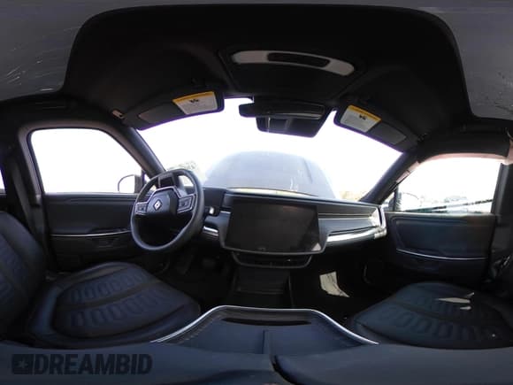 ✅ 2025 Rivian R1S Adventure • VIN: 7PDSGBBA1SN073415 • Lot: 43064933. Wystawiony na IAAI z przebiegiem 4 060 mil. Bezpłatny archiwum sprzedaży aukcyjnych z USA i szczegółowy raport historii pojazdu na DreamBid. Zdjęcie 17.