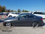 ✅ 2015 BMW 2 Series 228i xDrive • VIN: WBA1F7C57FVX96354 • Lot: 43548450. Wystawiony na IAAI z przebiegiem 86 596 mil. Bezpłatny archiwum sprzedaży aukcyjnych z USA i szczegółowy raport historii pojazdu na DreamBid. Zdjęcie 14.