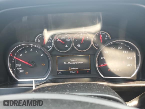 ✅ 2019 Chevrolet Silverado 1500 LT • VIN: 1GCRWCED6KZ196205 • Lot: 58987235. Wystawiony na Copart z przebiegiem 77 842 mil. Bezpłatny archiwum sprzedaży aukcyjnych z USA i szczegółowy raport historii pojazdu na DreamBid. Zdjęcie 9.