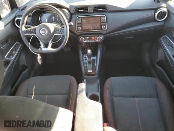 ✅ 2020 Nissan Versa SR • VIN: 3N1CN8FV9LL822564 • Lot: 86824685. Wystawiony na Copart z przebiegiem 48 715 mil. Bezpłatny archiwum sprzedaży aukcyjnych z USA i szczegółowy raport historii pojazdu na DreamBid. Zdjęcie 8.