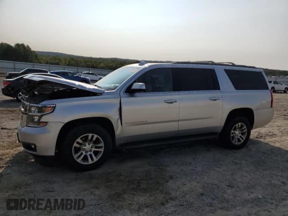 ✅ 2017 Chevrolet Suburban LT • VIN: 1GNSKHKCXHR177985 • Lot: 70609914. Wystawiony na Copart z przebiegiem 86 246 mil. Bezpłatny archiwum sprzedaży aukcyjnych z USA i szczegółowy raport historii pojazdu na DreamBid. Zdjęcie 1.