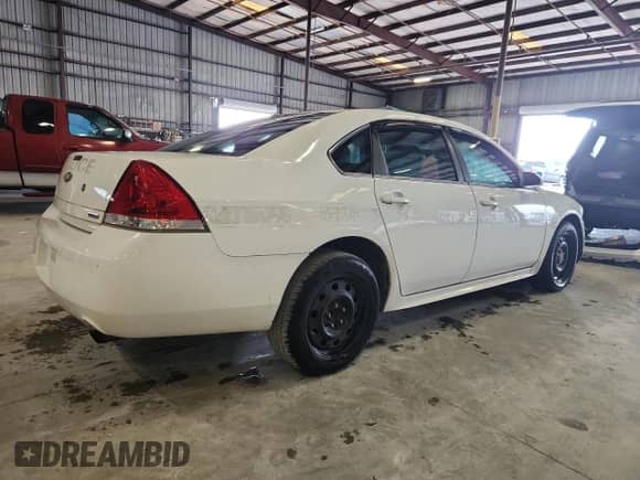 2015 Chevrolet Impala Police Police с VIN 2G1WD5E33F1155453, выставлен на аукционе Copart как лот 63393235 с пробегом 174 985 миль миль и Списание • Salvage title. История ставок и продаж доступна на DreamBid. Изображение 3.