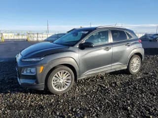 ✅ 2018 Hyundai Kona SEL • VIN: KM8K6CAA4JU148965 • Лот: 90759485. Опубликован ранее на Copart с пробегом 75 223 миль. Бесплатный доступ к архиву аукционных продаж из США и подробный отчёт об истории автомобиля на DreamBid. Изображение 1.
