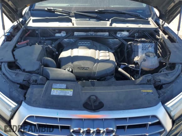 ✅ 2020 Audi Q5 Premium • VIN: WA1ANAFYXL2068611 • Lot: 91819655. Wystawiony na Copart z przebiegiem 74 129 mil. Bezpłatny archiwum sprzedaży aukcyjnych z USA i szczegółowy raport historii pojazdu na DreamBid. Zdjęcie 12.