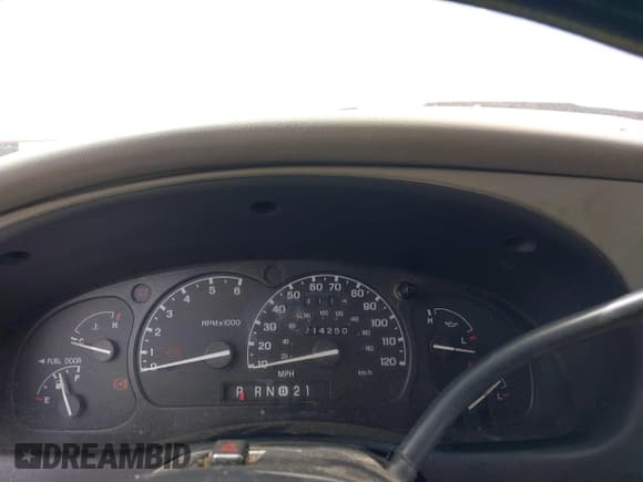 ✅ 2000 Ford Explorer XLS • VIN: 1FMZU72X3YUA27739 • Лот: 42622937. Опубликован ранее на IAAI с пробегом 214 250 миль. Бесплатный доступ к архиву аукционных продаж из США и подробный отчёт об истории автомобиля на DreamBid. Изображение 7.