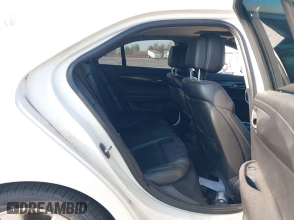 ✅ 2013 Cadillac ATS • VIN: 1G6AA5RX4D0145775 • Lot: 43739057. Wystawiony na IAAI z przebiegiem 131 250 mil. Bezpłatny archiwum sprzedaży aukcyjnych z USA i szczegółowy raport historii pojazdu na DreamBid. Zdjęcie 8.