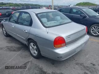 ✅ 2000 Hyundai Sonata GL • VIN: KMHWF25S1YA323764 • Lot: 42831140. Listed on IAAI with 177,103 mi. Free auction sales archive from the USA and detailed vehicle history report at DreamBid. Image 3.