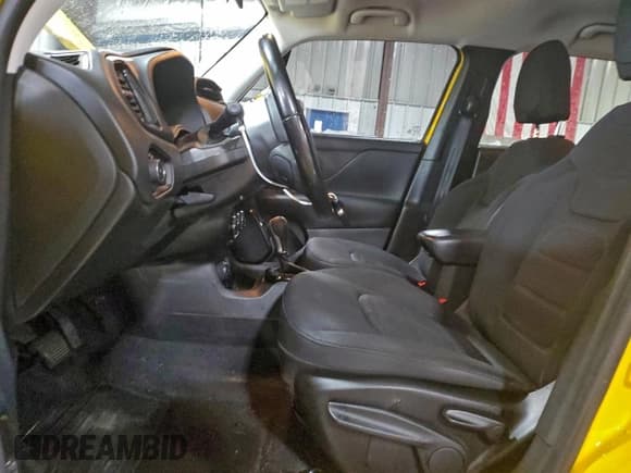 ✅ 2017 Jeep Renegade Latitude • VIN: ZACCJBBBXHPG25953 • Лот: 94724455. Опубликован ранее на Copart с пробегом 58 279 миль. Бесплатный доступ к архиву аукционных продаж из США и подробный отчёт об истории автомобиля на DreamBid. Изображение 7.