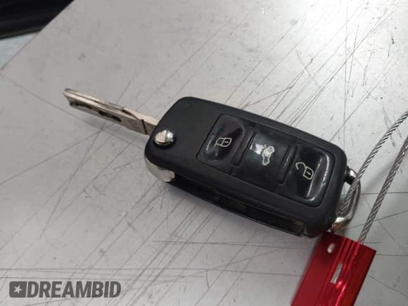 ✅ 2015 Volkswagen Passat Limited Edition • VIN: 1VWAT7A37FC091544 • Lot: 42534853. Wystawiony na IAAI z przebiegiem 319 860 mil. Bezpłatny archiwum sprzedaży aukcyjnych z USA i szczegółowy raport historii pojazdu na DreamBid. Zdjęcie 11.