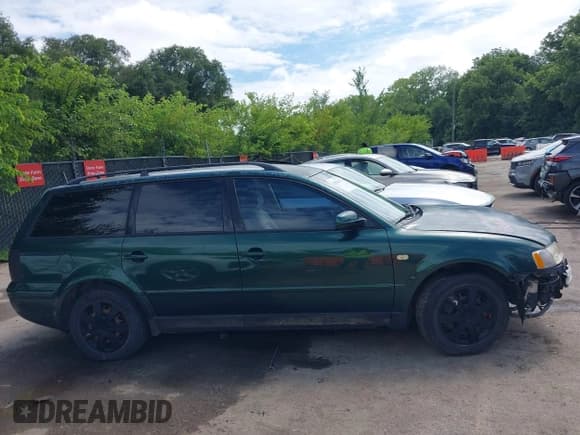 ✅ 2000 Volkswagen Passat • VIN: WVWNA23B8YE126567 • Lot: 42668144. Listed on IAAI with 149,773 mi. Free auction sales archive from the USA and detailed vehicle history report at DreamBid. Image 14.