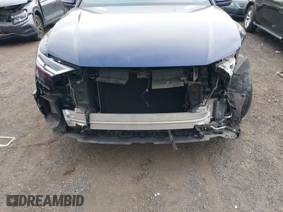 ✅ 2020 Audi Q8 Premium Plus • VIN: WA1EVBF16LD001650 • Lot: 42849728. Listed on IAAI with 57,680 mi. Free auction sales archive from the USA and detailed vehicle history report at DreamBid. Image 18.