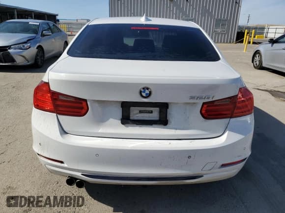 ✅ 2014 BMW 3 Series 328i • VIN: WBA3C1C58EK108375 • Lot: 57343095. Listed on Copart with 153,349 mi. Free auction sales archive from the USA and detailed vehicle history report at DreamBid. Image 6.