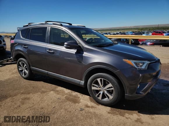 ✅ 2018 Toyota RAV4 XLE • VIN: JTMRFREV2JJ209279 • Lot: 84954225. Wystawiony na Copart z przebiegiem 99 463 mil. Bezpłatny archiwum sprzedaży aukcyjnych z USA i szczegółowy raport historii pojazdu na DreamBid. Zdjęcie 4.