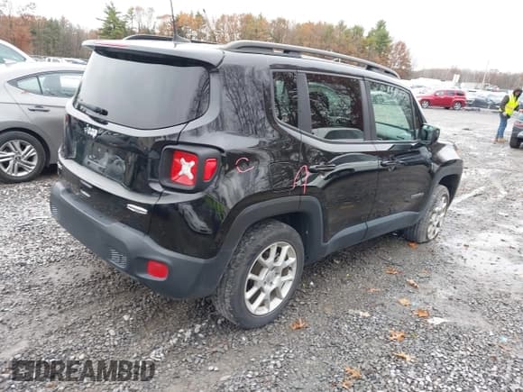 ✅ 2021 Jeep Renegade Latitude • VIN: ZACNJDBB2MPN31870 • Lot: 43601505. Wystawiony na IAAI z przebiegiem 29 639 mil. Bezpłatny archiwum sprzedaży aukcyjnych z USA i szczegółowy raport historii pojazdu na DreamBid. Zdjęcie 4.