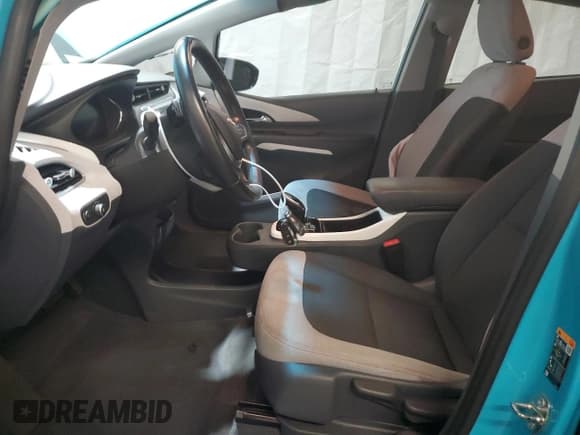 ✅ 2020 Chevrolet Bolt EV LT • VIN: 1G1FY6S01L4117546 • Lot: 58199484. Wystawiony na Copart z przebiegiem 36 631 mil. Bezpłatny archiwum sprzedaży aukcyjnych z USA i szczegółowy raport historii pojazdu na DreamBid. Zdjęcie 7.