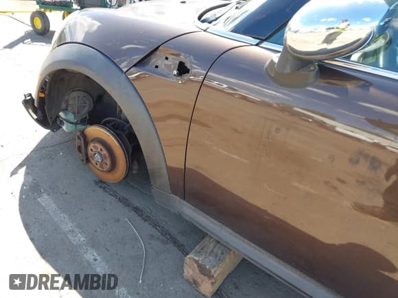 ✅ 2011 MINI Hardtop S • VIN: WMWSV3C52BTY15379 • Lot: 42331928. Listed on IAAI with 121,187 mi. Free auction sales archive from the USA and detailed vehicle history report at DreamBid. Image 14.