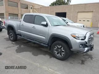 ✅ 2017 Toyota Tacoma SR5 • VIN: 3TMDZ5BN4HM029118 • Lot: 42830453. Wystawiony na IAAI z przebiegiem 171 231 mil. Bezpłatny archiwum sprzedaży aukcyjnych z USA i szczegółowy raport historii pojazdu na DreamBid. Zdjęcie 1.