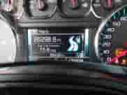 2015 Chevrolet Tahoe LT z VIN 1GNSCBKC3FR649211, wystawiony jako IAAI lot #43260542 z przebiegiem 88 436 mil mil oraz . Historia ofert i sprzedaży dostępna na DreamBid. Obrazek 16.