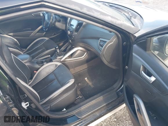 ✅ 2014 Hyundai Veloster Turbo • VIN: KMHTC6AE5EU184137 • Lot: 41870036. Wystawiony na IAAI z przebiegiem 165 340 mil. Bezpłatny archiwum sprzedaży aukcyjnych z USA i szczegółowy raport historii pojazdu na DreamBid. Zdjęcie 5.