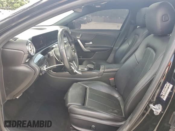 ✅ 2019 Mercedes-Benz A 220 • VIN: WDD3G4EB3KW020856 • Лот: 94103355. Опубликован ранее на Copart с пробегом 63 417 миль. Бесплатный доступ к архиву аукционных продаж из США и подробный отчёт об истории автомобиля на DreamBid. Изображение 7.