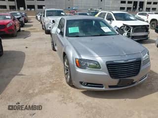 2014 Chrysler 300 S с VIN 2C3CCABG8EH223172, выставлен на аукционе IAAI как лот 42749263 с пробегом 119 518 миль миль и . История ставок и продаж доступна на DreamBid. Изображение 1.