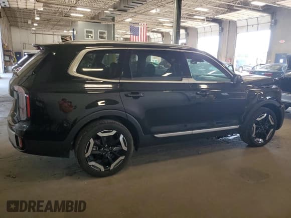 ✅ 2024 Kia Telluride EX X-Line • VIN: 5XYP3DGC9RG537485 • Lot: 56516985. Listed on Copart with 11,776 mi. Free auction sales archive from the USA and detailed vehicle history report at DreamBid. Image 3.