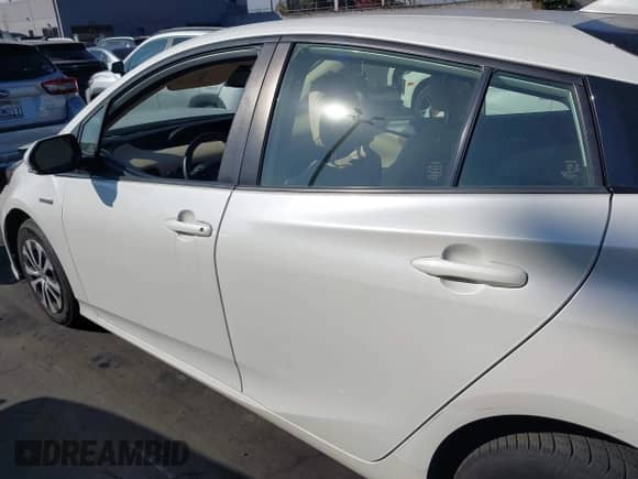 2020 Toyota Prius LE with VIN JTDL9RFU7L3015647, listed as a IAAI auction lot 43500977 with 55,174 mi miles and . Bid and sale history available at DreamBid. Image 15.