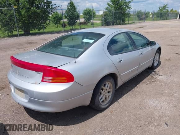 2003 Dodge Intrepid z VIN 2B3HD46R63H536067, wystawiony jako IAAI lot #42625516 z przebiegiem 335 953 mil mil oraz . Historia ofert i sprzedaży dostępna na DreamBid. Obrazek 4.