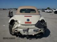 ✅ 2006 Volkswagen Beetle • VIN: 3VWRF31YX6M325219 • Lot: 73673044. Wystawiony na Copart z przebiegiem 37 750 mil. Bezpłatny archiwum sprzedaży aukcyjnych z USA i szczegółowy raport historii pojazdu na DreamBid. Zdjęcie 6.