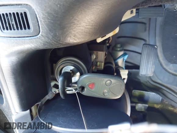 ✅ 2004 Acura RL w/Navigation System • VIN: JH4KA96654C001699 • Lot: 43874080. Listed on IAAI with 205,999 mi. Free auction sales archive from the USA and detailed vehicle history report at DreamBid. Image 11.