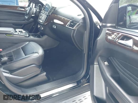 ✅ 2016 Mercedes-Benz GLE 450 AMG • VIN: 4JGED6EB6GA043247 • Lot: 42553346. Wystawiony na IAAI z przebiegiem 94 765 mil. Bezpłatny archiwum sprzedaży aukcyjnych z USA i szczegółowy raport historii pojazdu na DreamBid. Zdjęcie 5.