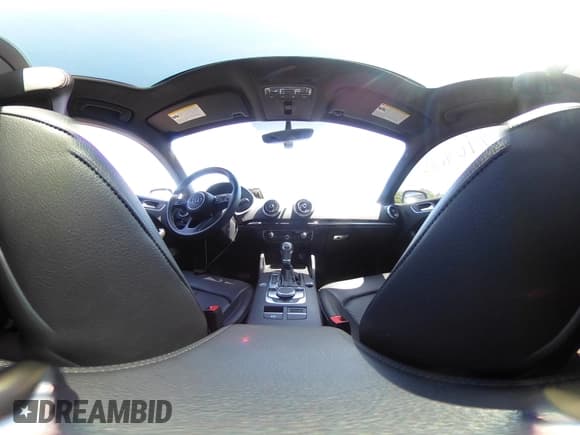 ✅ 2020 Audi A3 Premium • VIN: WAUAUGFF4LA075194 • Lot: 42404015. Wystawiony na IAAI z przebiegiem 32 789 mil. Bezpłatny archiwum sprzedaży aukcyjnych z USA i szczegółowy raport historii pojazdu na DreamBid. Zdjęcie 21.