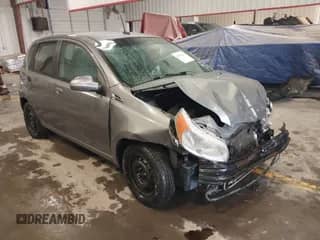 2011 Chevrolet Aveo 1LT z VIN KL1TD6DEXBB204748, wystawiony jako IAAI lot #42596764 z przebiegiem 168 663 mil mil oraz . Historia ofert i sprzedaży dostępna na DreamBid. Obrazek 1.