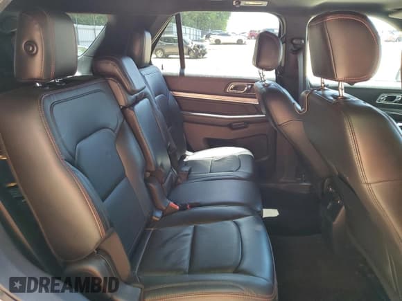 ✅ 2017 Ford Explorer Sport • VIN: 1FM5K8GT6HGD82208 • Lot: 57868365. Wystawiony na Copart z przebiegiem 77 072 mil. Bezpłatny archiwum sprzedaży aukcyjnych z USA i szczegółowy raport historii pojazdu na DreamBid. Zdjęcie 11.