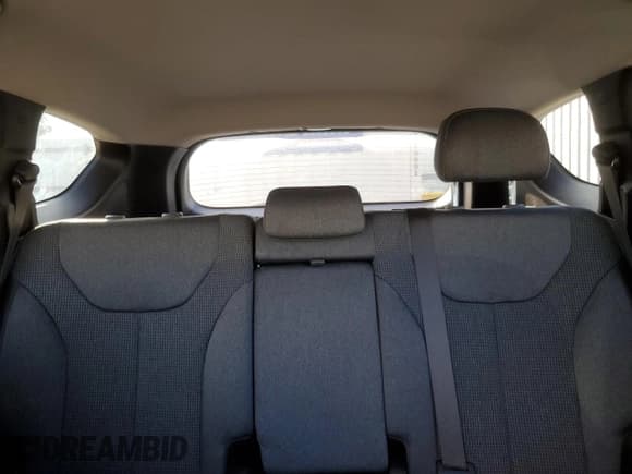 ✅ 2019 Hyundai Santa Fe SE • VIN: 5NMS23AD6KH103044 • Lot: 71320553. Wystawiony na Copart z przebiegiem 59 516 mil. Bezpłatny archiwum sprzedaży aukcyjnych z USA i szczegółowy raport historii pojazdu na DreamBid. Zdjęcie 10.