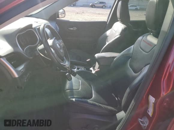 ✅ 2015 Jeep Cherokee Trailhawk • VIN: 1C4PJMBS8FW549081 • Lot: 92130325. Listed on Copart with 157,279 mi. Free auction sales archive from the USA and detailed vehicle history report at DreamBid. Image 7.