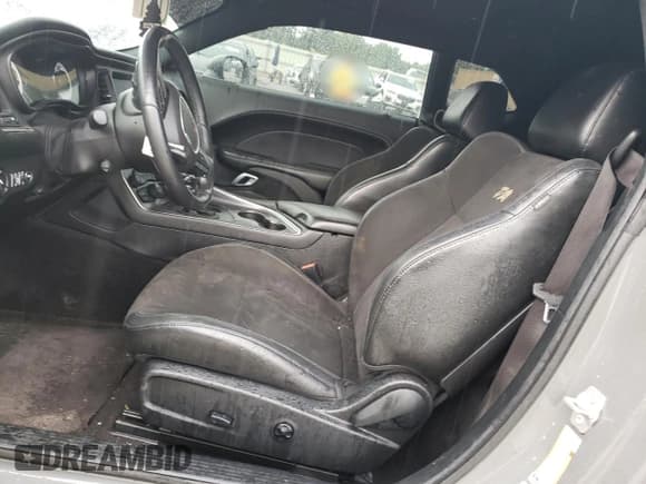 ✅ 2018 Dodge Challenger T/A • VIN: 2C3CDZBT2JH112166 • Lot: 60901164. Wystawiony na Copart z przebiegiem Nie podano. Bezpłatny archiwum sprzedaży aukcyjnych z USA i szczegółowy raport historii pojazdu na DreamBid. Zdjęcie 7.