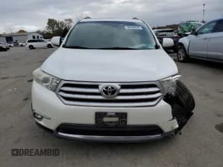 ✅ 2013 Toyota Highlander • VIN: 5TDZK3EH2DS111685 • Lot: 90446325. Listed on Copart with Not provided. Free auction sales archive from the USA and detailed vehicle history report at DreamBid. Image 5.