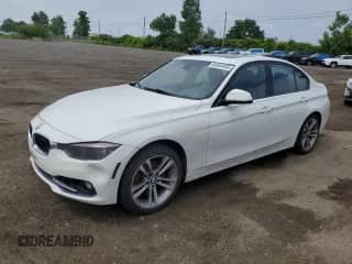 2018 BMW 3 Series 330i xDrive с VIN WBA8D9G56JNU69110, выставлен на аукционе Copart как лот 66004995 с пробегом 131 505 миль миль и На запчасти • Non repairable. История ставок и продаж доступна на DreamBid. Изображение 1.