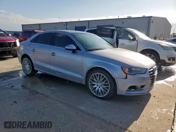 ✅ 2015 Audi A3 Premium Plus • VIN: WAUEFGFF9F1143098 • Lot: 54079385. Wystawiony na Copart z przebiegiem 186 686 mil. Bezpłatny archiwum sprzedaży aukcyjnych z USA i szczegółowy raport historii pojazdu na DreamBid. Zdjęcie 4.