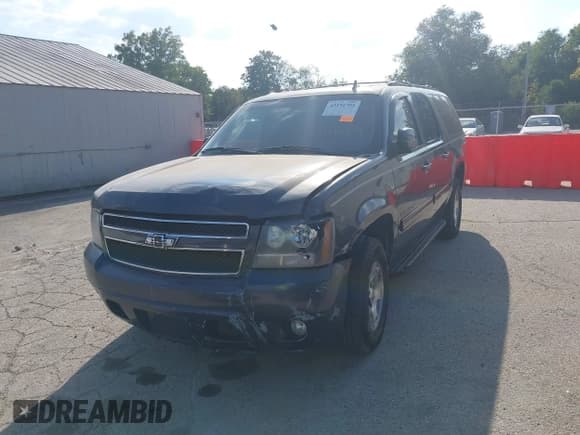 ✅ 2010 Chevrolet Suburban LT • VIN: 1GNUKJE31AR222040 • Lot: 43191704. Listed on IAAI with 207,569 mi. Free auction sales archive from the USA and detailed vehicle history report at DreamBid. Image 17.