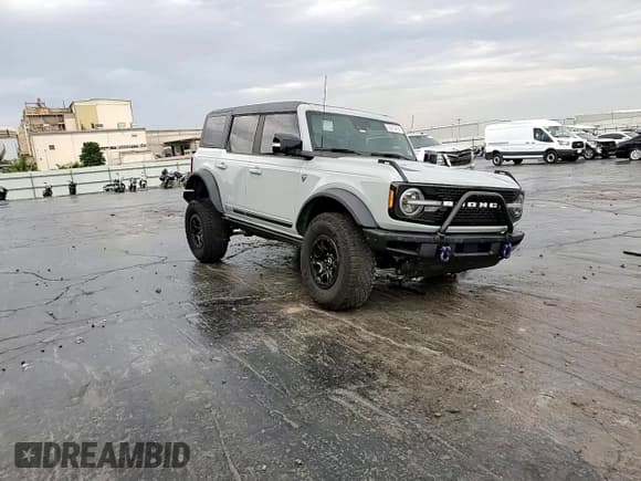✅ 2021 Ford Bronco First Edition • VIN: 1FMEE5EP0MLA42307 • Lot: 55013474. Listed on Copart with 34,535 mi. Free auction sales archive from the USA and detailed vehicle history report at DreamBid. Image 12.