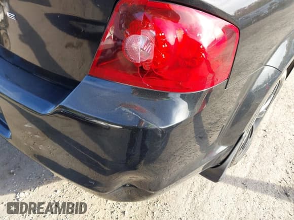 ✅ 2013 Dodge Avenger SXT • VIN: 1C3CDZCG3DN746700 • Lot: 43557236. Wystawiony na IAAI z przebiegiem 176 700 mil. Bezpłatny archiwum sprzedaży aukcyjnych z USA i szczegółowy raport historii pojazdu na DreamBid. Zdjęcie 16.