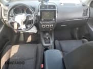 ✅ 2021 Mitsubishi Outlander SE • VIN: JA4APVAUXMU019307 • Lot: 66716185. Wystawiony na Copart z przebiegiem 116 379 mil. Bezpłatny archiwum sprzedaży aukcyjnych z USA i szczegółowy raport historii pojazdu na DreamBid. Zdjęcie 8.