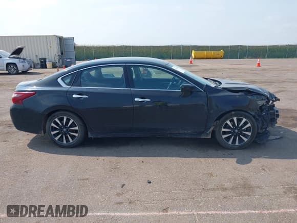✅ 2018 Nissan Altima S • VIN: 1N4AL3AP6JC247974 • Lot: 43165444. Wystawiony na IAAI z przebiegiem 100 175 mil. Bezpłatny archiwum sprzedaży aukcyjnych z USA i szczegółowy raport historii pojazdu na DreamBid. Zdjęcie 14.