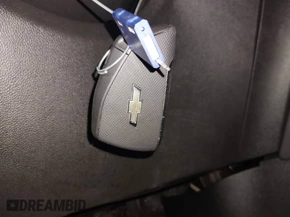 2024 Chevrolet Tahoe RST z VIN 1GNSCRKD0RR302733, wystawiony jako IAAI lot #40800083 z przebiegiem 10 597 mil mil oraz . Historia ofert i sprzedaży dostępna na DreamBid. Obrazek 11.